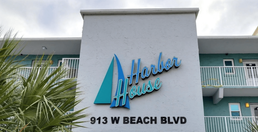 Resort Harbor House